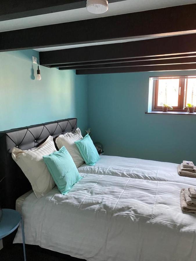 B&B With Or Without De Schuur Zierikzee Exterior photo