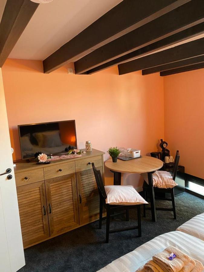 B&B With Or Without De Schuur Zierikzee Exterior photo